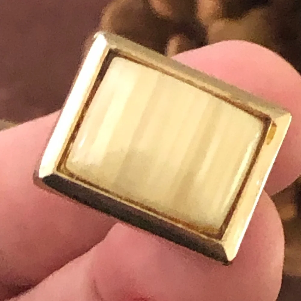 Vintage men’s golden marble cuff link tie bar set